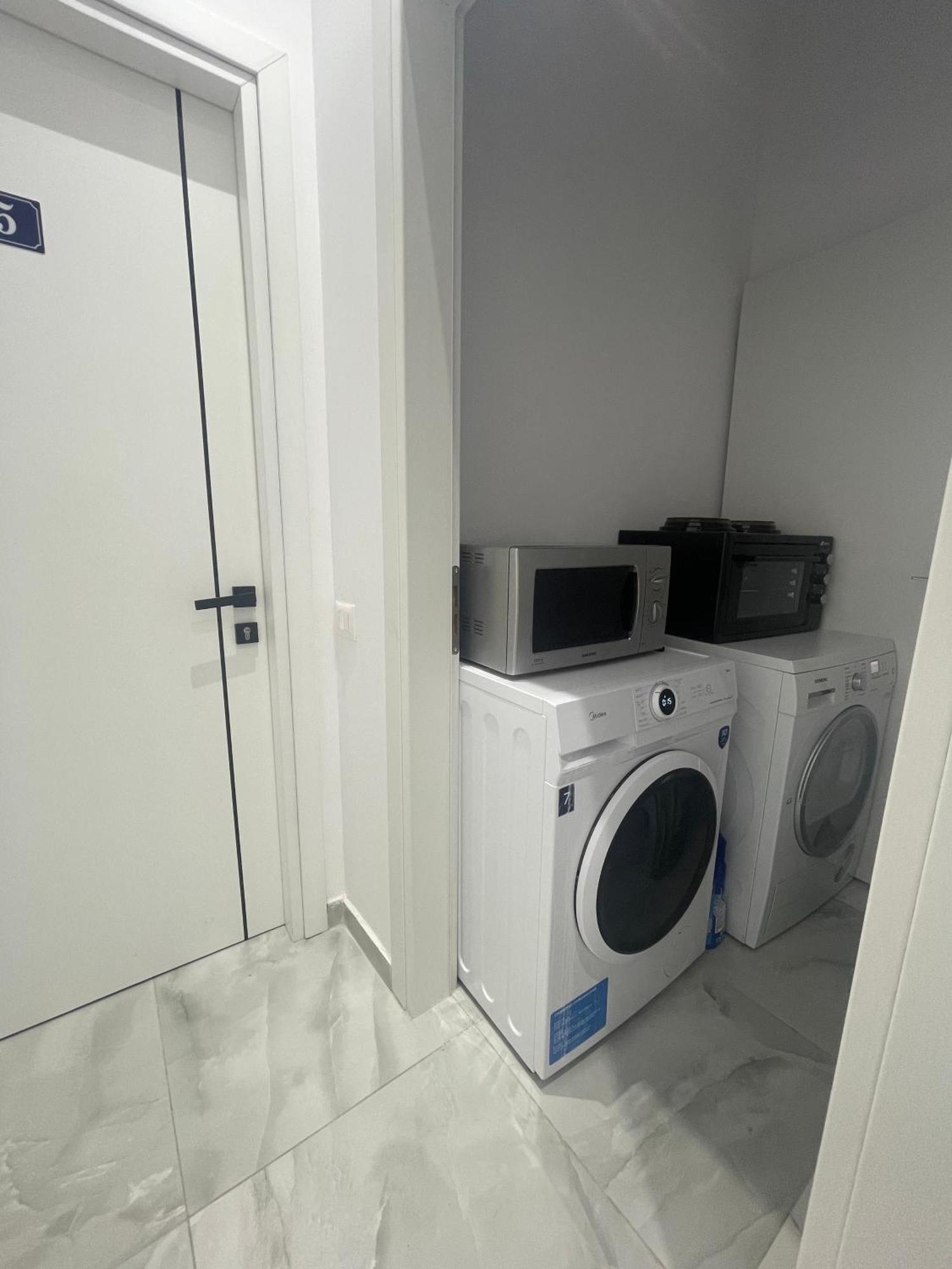 Suite Dolce Vita Tiranë Luaran gambar